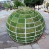 パリ市役所広場の草玉