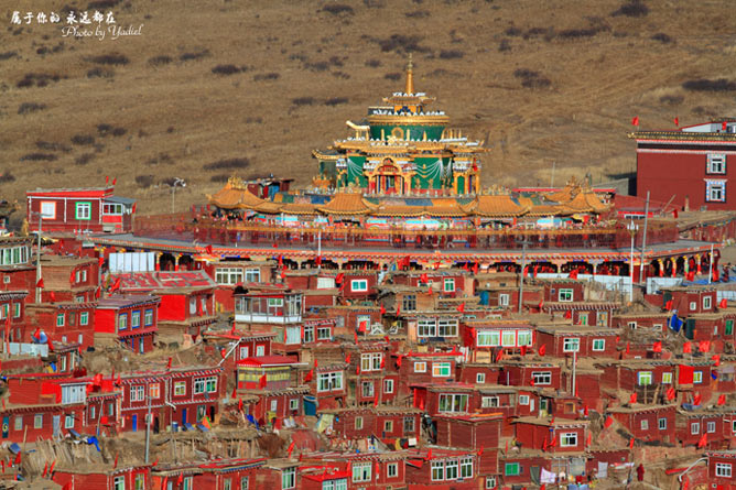 東チベットの秘境ラルン・ガル・ゴンパ
