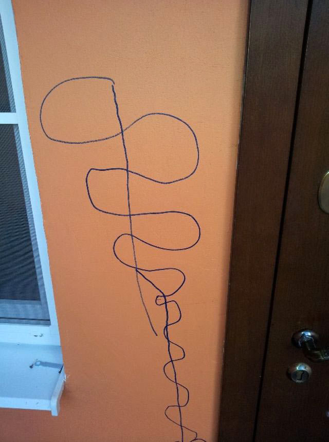 子供の落書きをアートに 子供の落書きをアートに